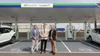 Les Alqueries inaugura una estación de recarga ultrarrápida de vehículos eléctricos