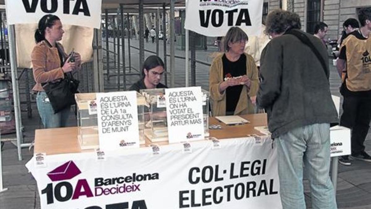 Imagen de la consulta independentista en la ciudad de Barcelona, el 10 de abril del 2011.