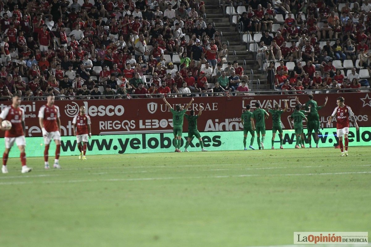 Así fue el encuentro del play off del Real Murcia y el Nástic en la lucha por el ascenso
