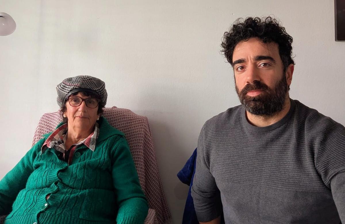 Una madre denuncia a su hija por permanecer en el piso familiar sin pagar gastos y en condiciones insalubres.