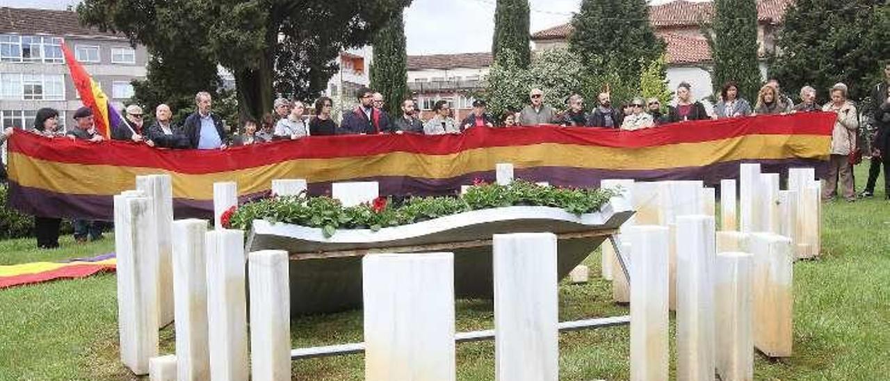 El acto se celebró en el cementerio de San Francisco. // Iñaki Osorio