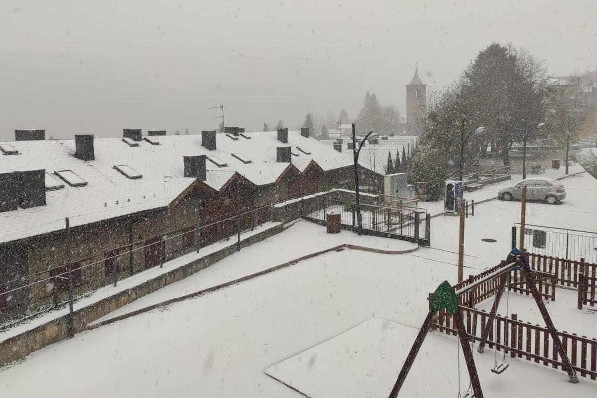 Paisatge nevat a Planoles, al Ripollès.