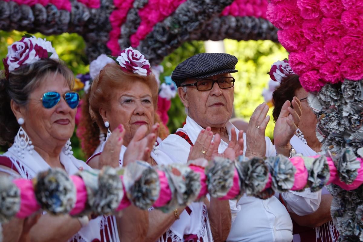 Gran ambiente y día soleado para la romería de Linares