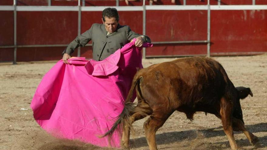 Fotografía retrospectiva de Andrés Vázquez toreando