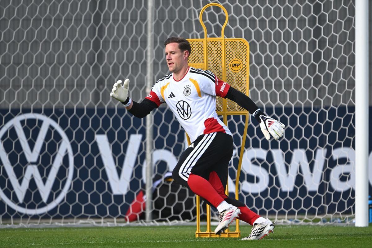 22/09/2026 22 September 2026, Bavaria, Herzogenaurach: German goalkeeper Marc-Andre ter Stegen in action during the team's training session ahead of the UEFA Nations League soccer match against Netherlands. Photo: Federico Gambarini/dpa DEPORTES Federico Gambarini/dpa
