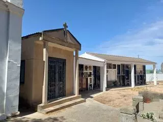 Nuevos robos en cementerios: Alcolea de Cinca denuncia una desaparición de ornamentos de bronce similar a la de Torrero