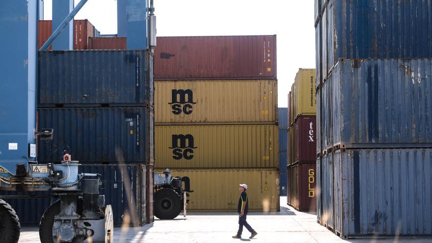 El Puerto recupera el nivel de tráfico de antes de pandemia gracias a los contenedores