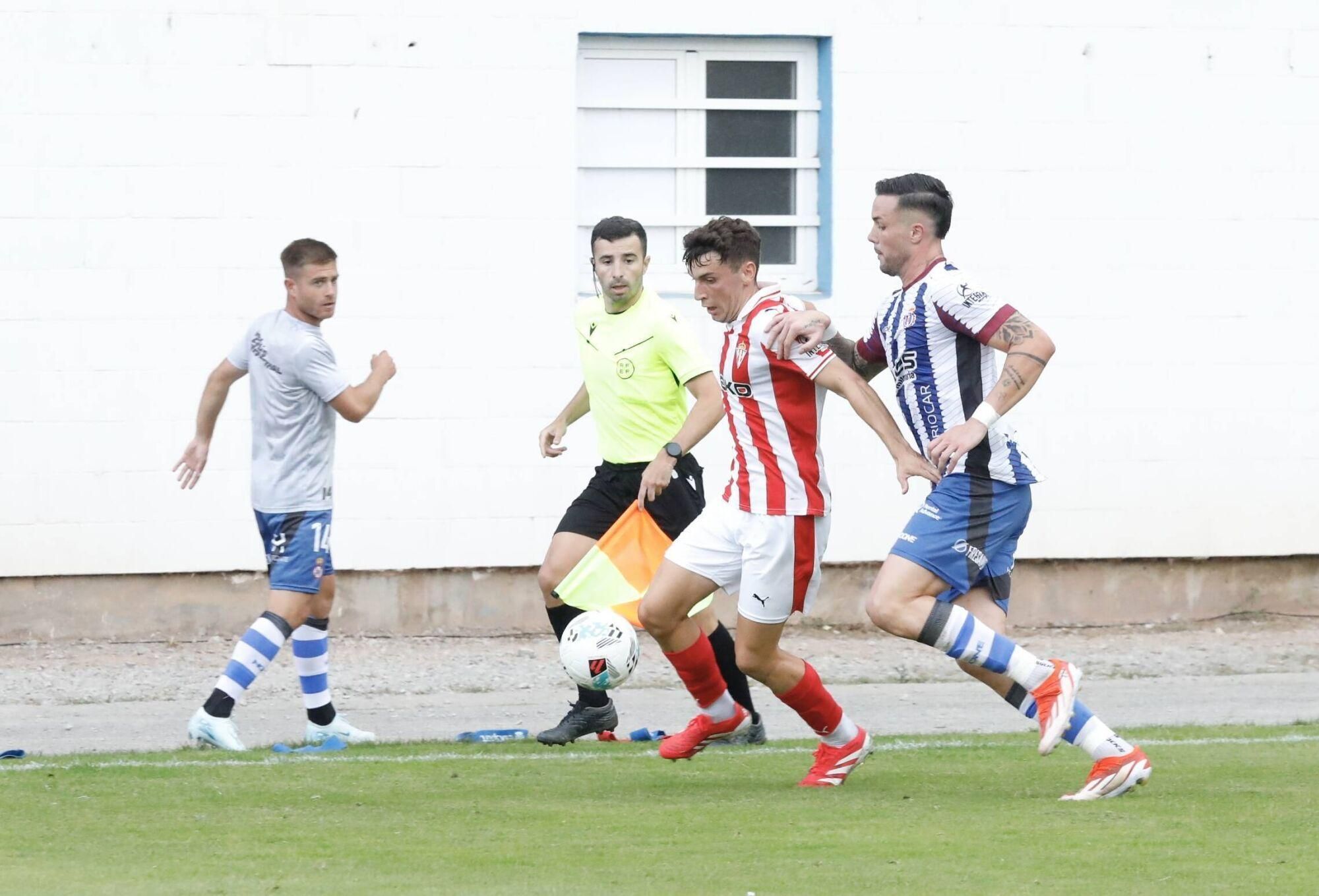 EN IMÁGENES: Partido amistoso entre Real Avilés y Real Sporting