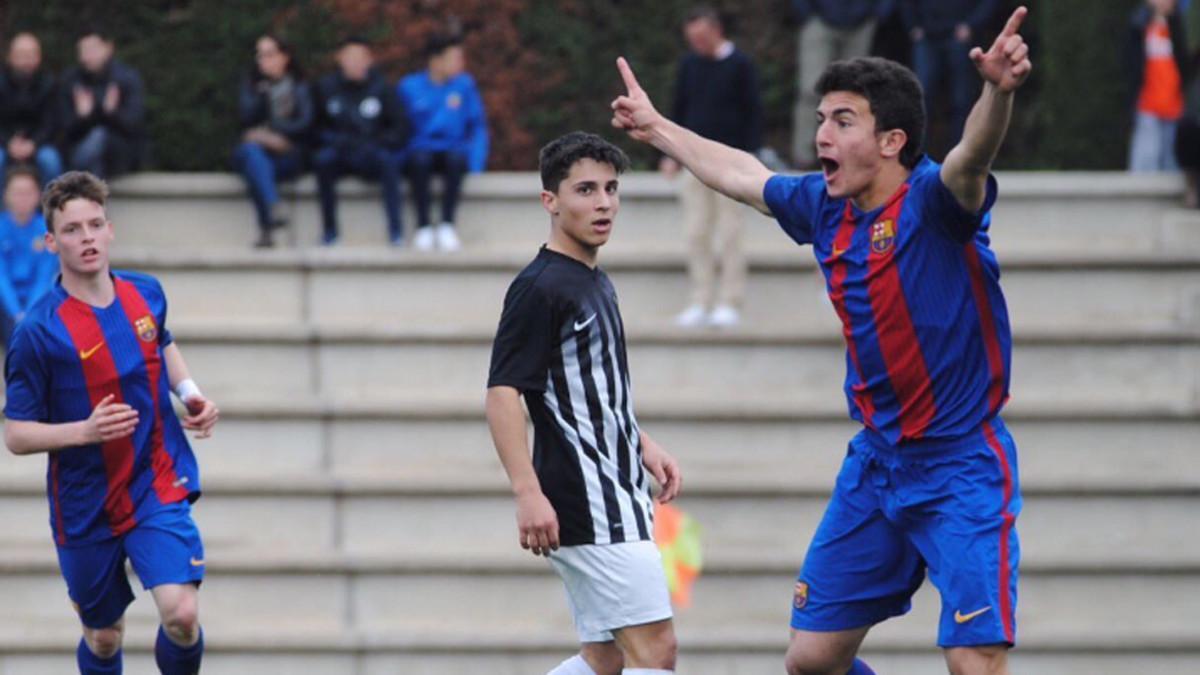 Mateu Morey celebra un gol con la camiseta azulgrana