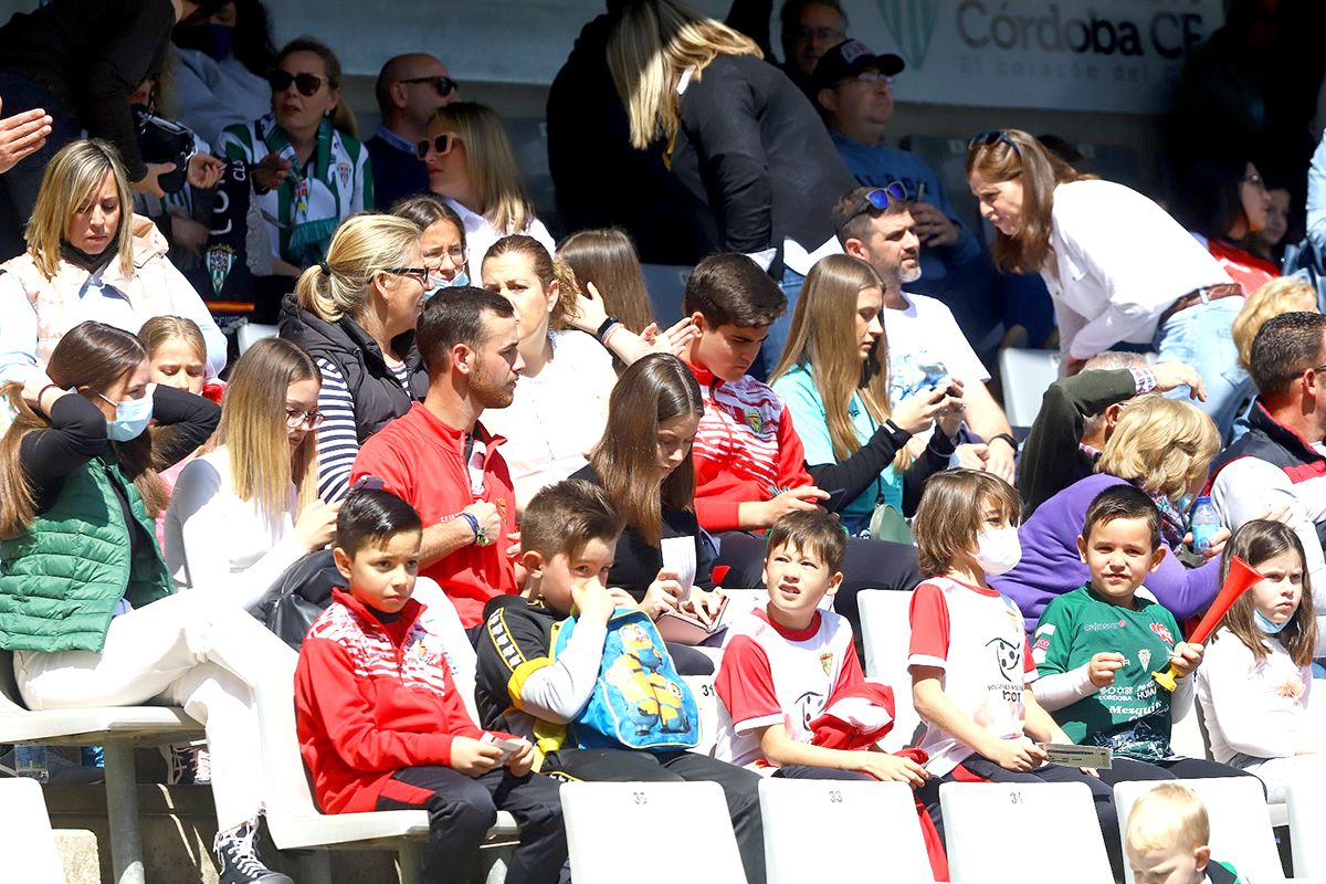 Córdoba CF - Las Palmas Atlético: Las imágenes de la afición en el Arcángel