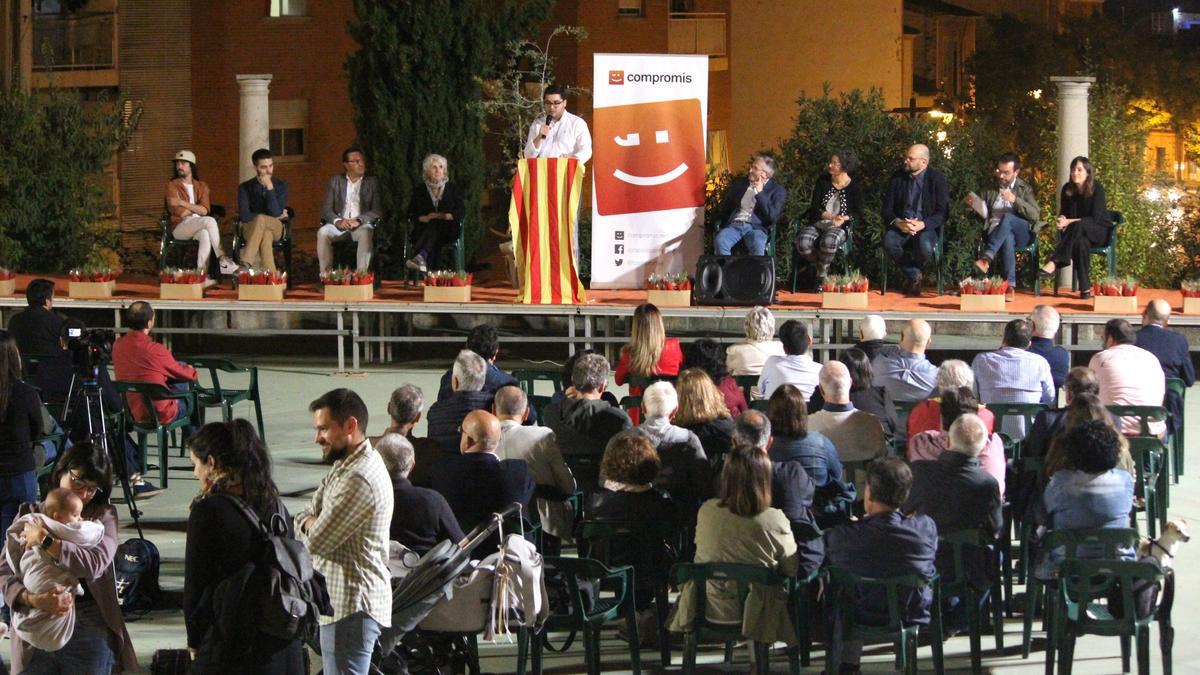 Calabuig interviene en la entrega de los Premis Roure, en Ontinyent.