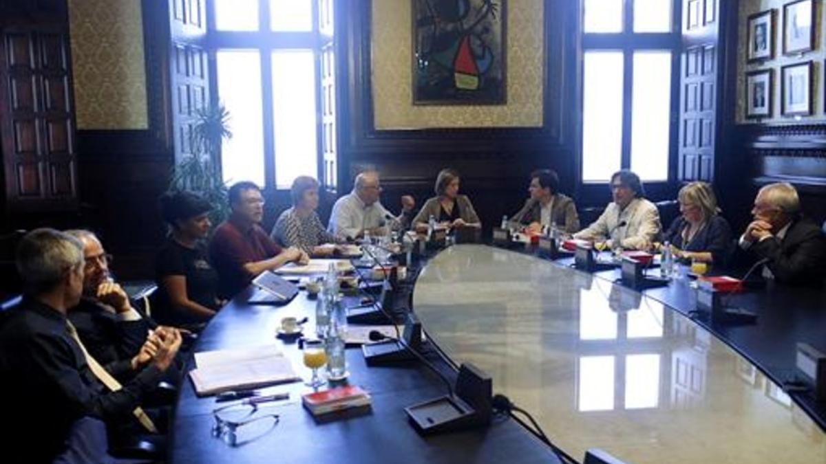 Imagen de la reunión de la Mesa del Parlament.