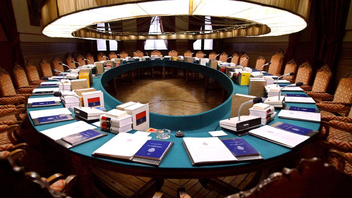 Salón de plenos de la Real Academia Española.