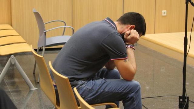 Diez años de prisión por intentar matar a su expareja arrojándola por ...
