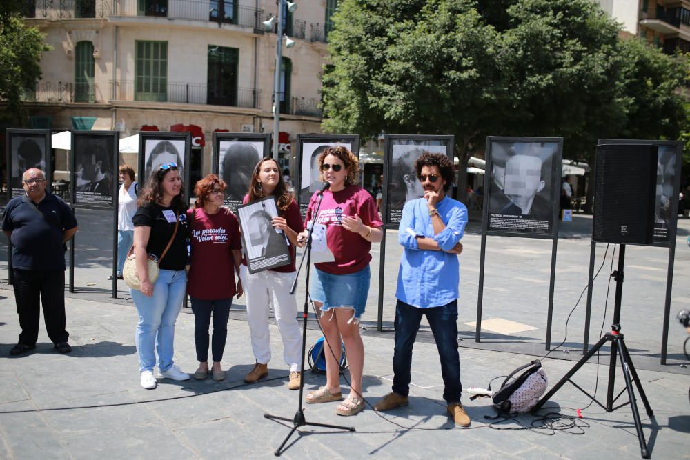 Instalan la obra ‘Presos políticos’ de Santiago Sierra en la Plaza de España de Palma