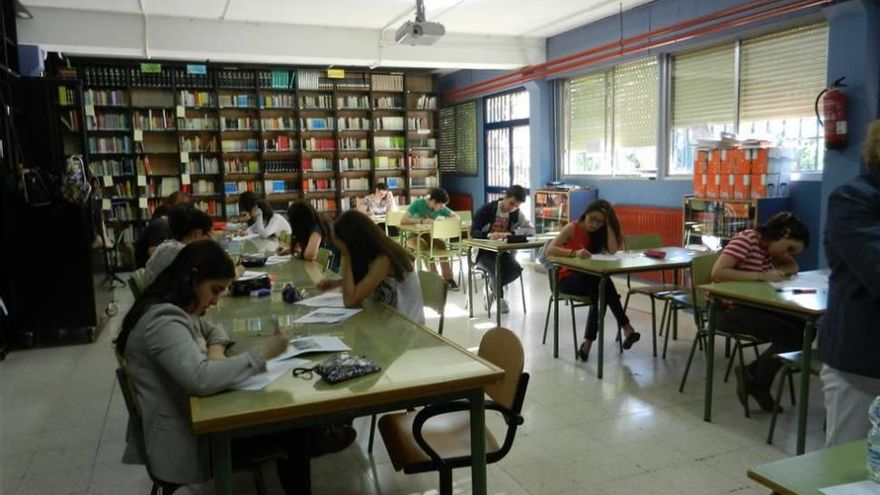 El IES Blas Infante realiza las pruebas de bachillerato francés
