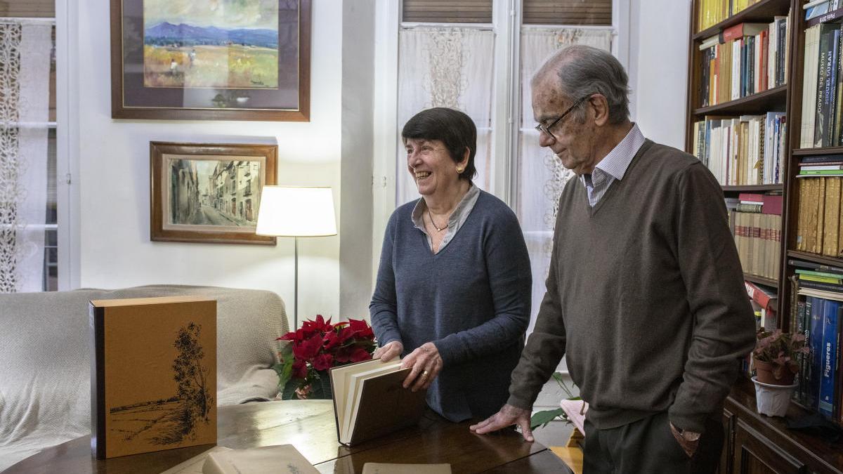 Maria Pilar Carreras i Jordi Bonaterra amb els quatre volums de la reedició