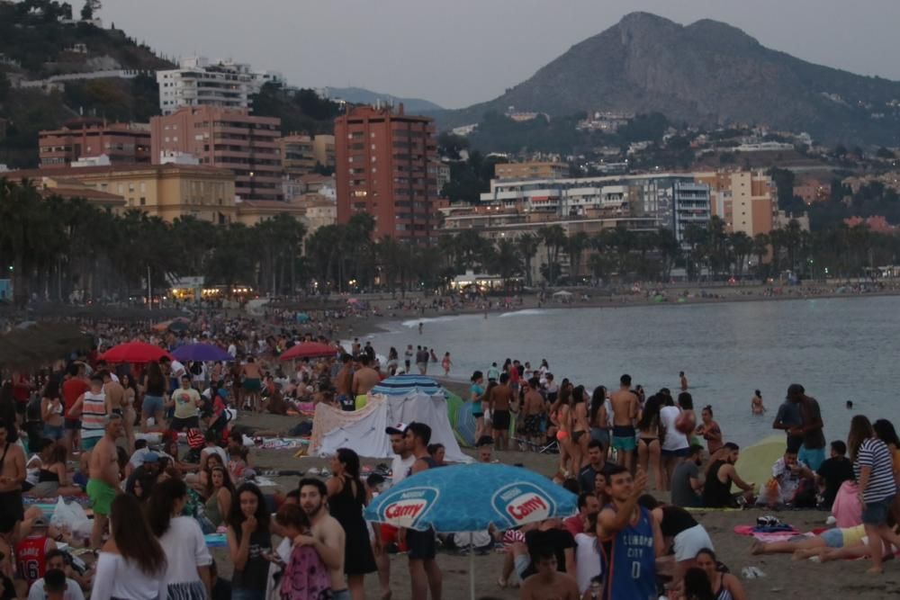 Málaga celebra la noche de San Juan en sus playas