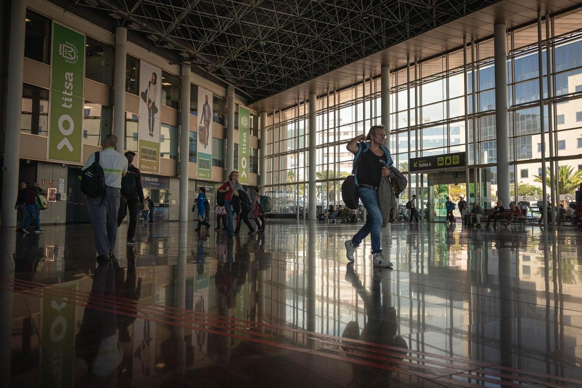 El Intercambiador de Santa Cruz de Tenerife se queda pequeño