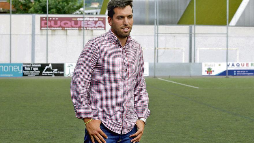 Hernán, ayer, durante su presentación como entrenador del Langreo.