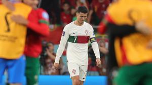 Cristiano Ronaldo lamenta la eliminación de Portugal en el Mundial de Qatar.