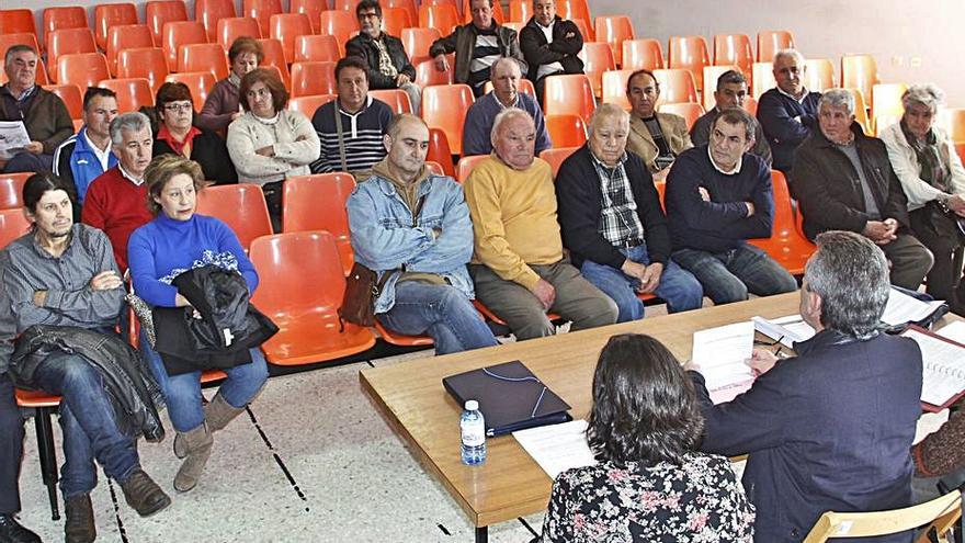 Una asamblea de los comuneros de Beluso. |   // SANTOS ÁLVAREZ