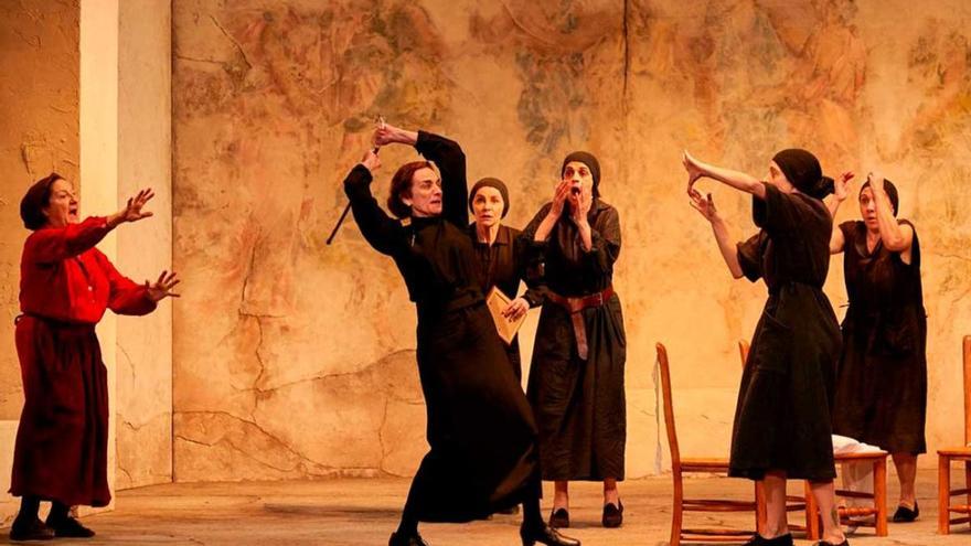 Una representación de la obra &quot;La casa de Bernarda Alba&quot;