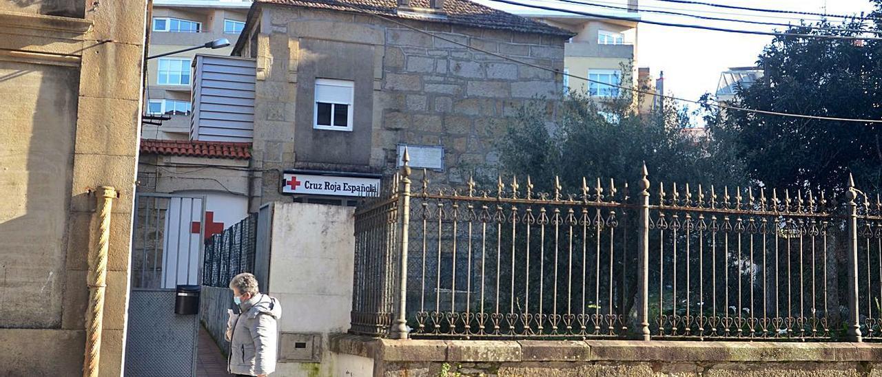 El albergue de transeúntes de Cruz Roja en Vilagarcía abrió por primera vez en el año 1998. |  // NOÉ PARGA