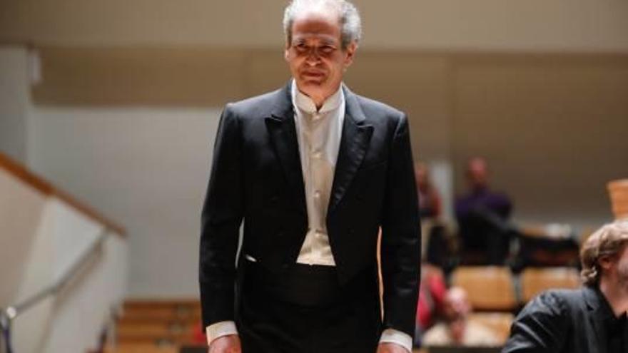 Fotografía reciente del director de orquesta Yaron Traub en el Palau de la Música.