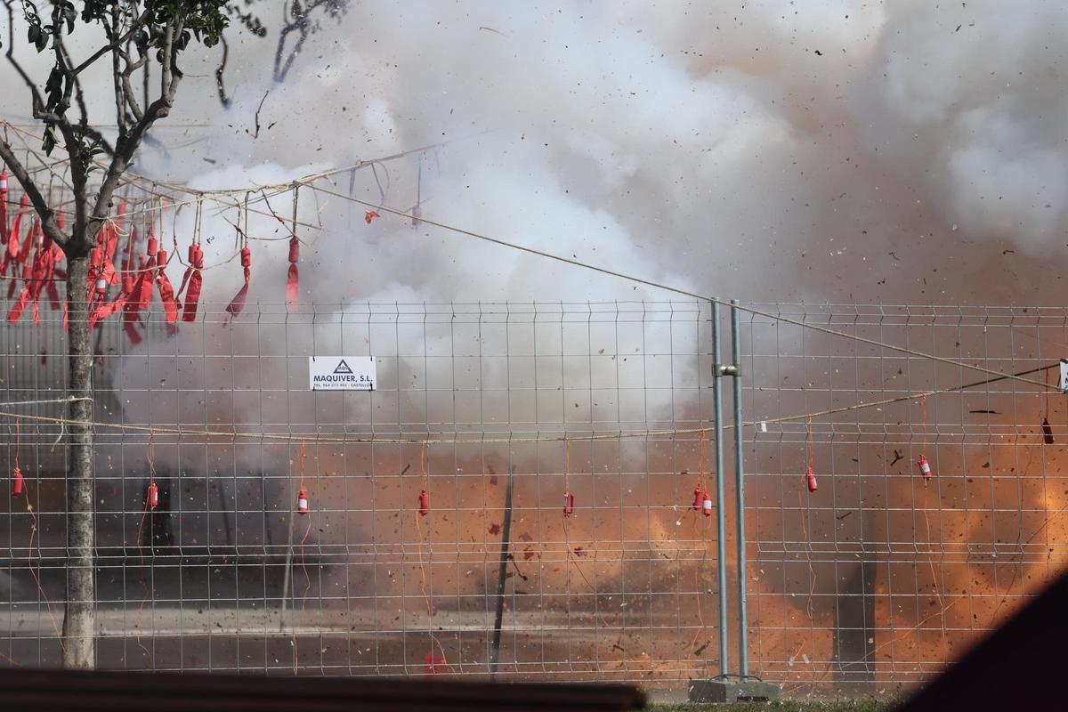 Galería de imágenes: Mascletà del jueves 12 de marzo en la Magdalena