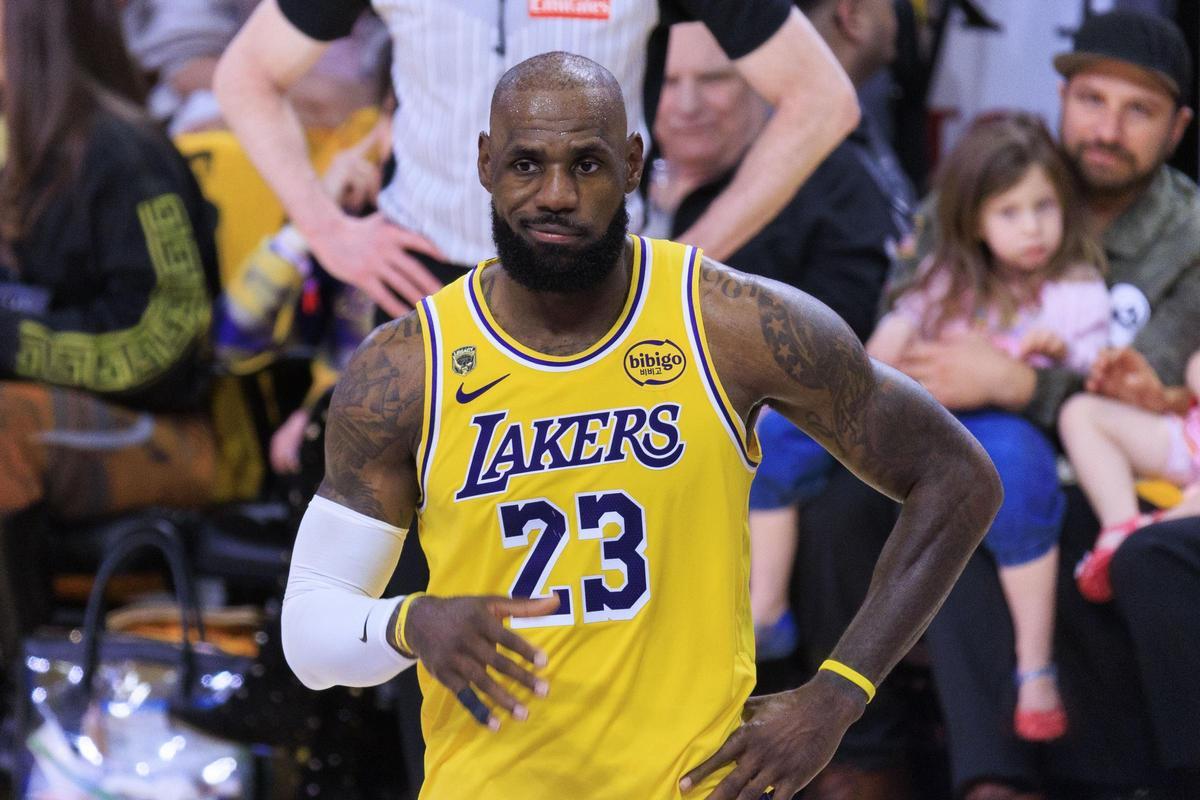 Lebron, en el partido contra los Rockets.