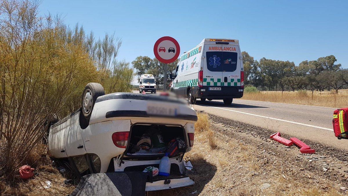 Heridos cuatro jóvenes de entre 18 y 25 años al salirse de la carretera entre La Roca y Villar del Rey