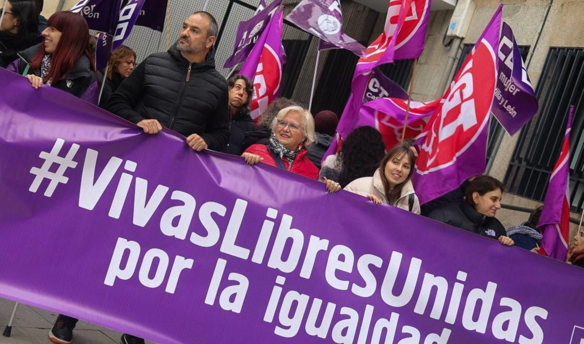 Interpretación de «Canción sin miedo» en la Plaza Mayor.
