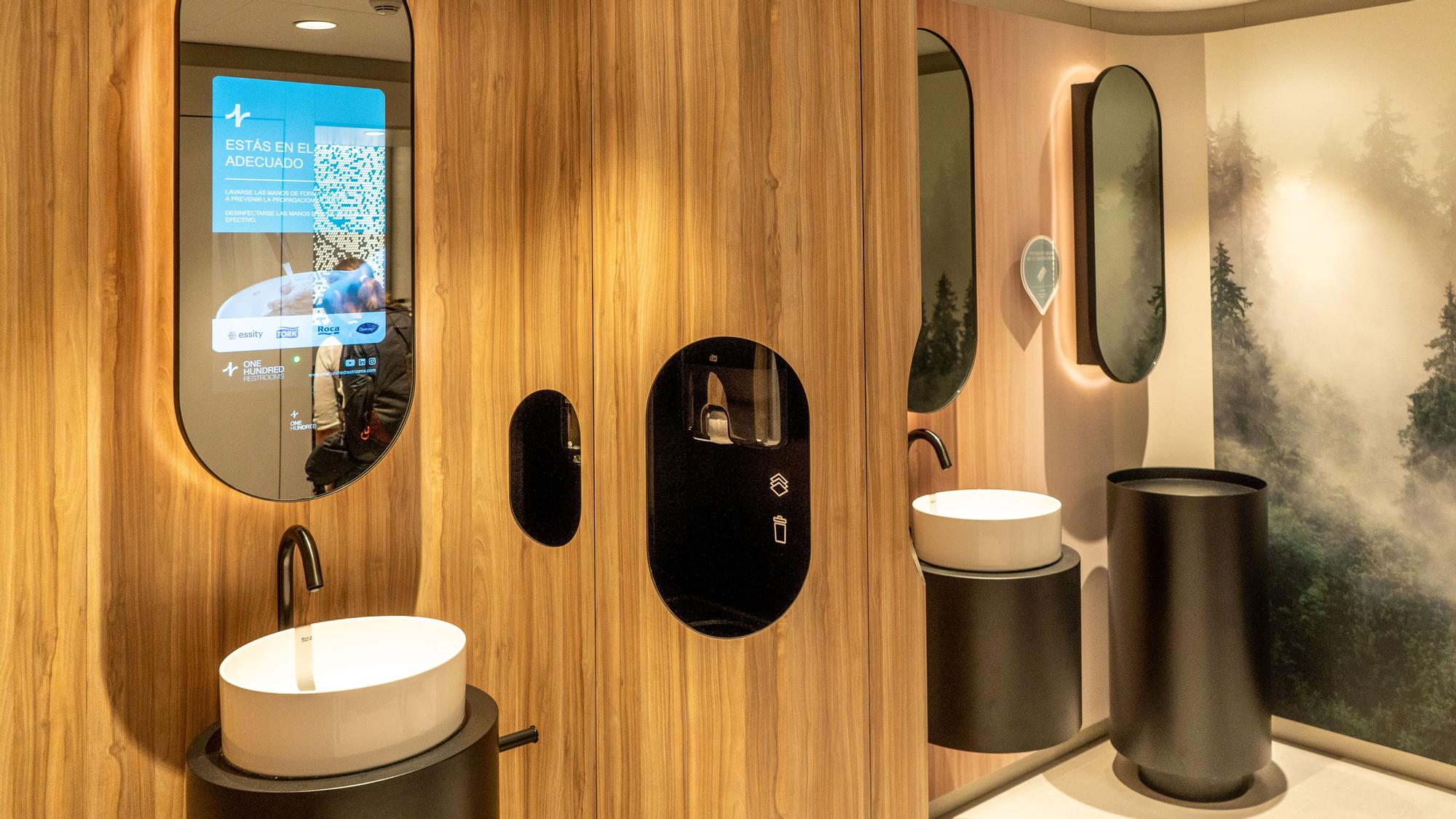 Televisión en la ducha, o espejos interactivos: Así serán los baños del  futuro