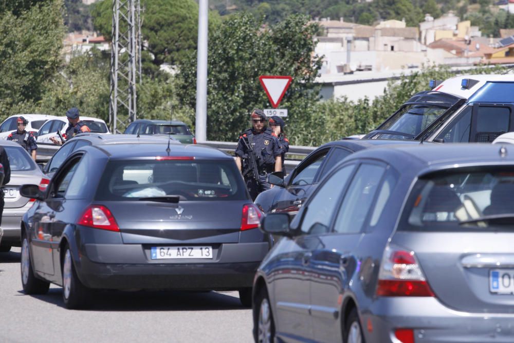 Gran desplegament policial a la Jonquera