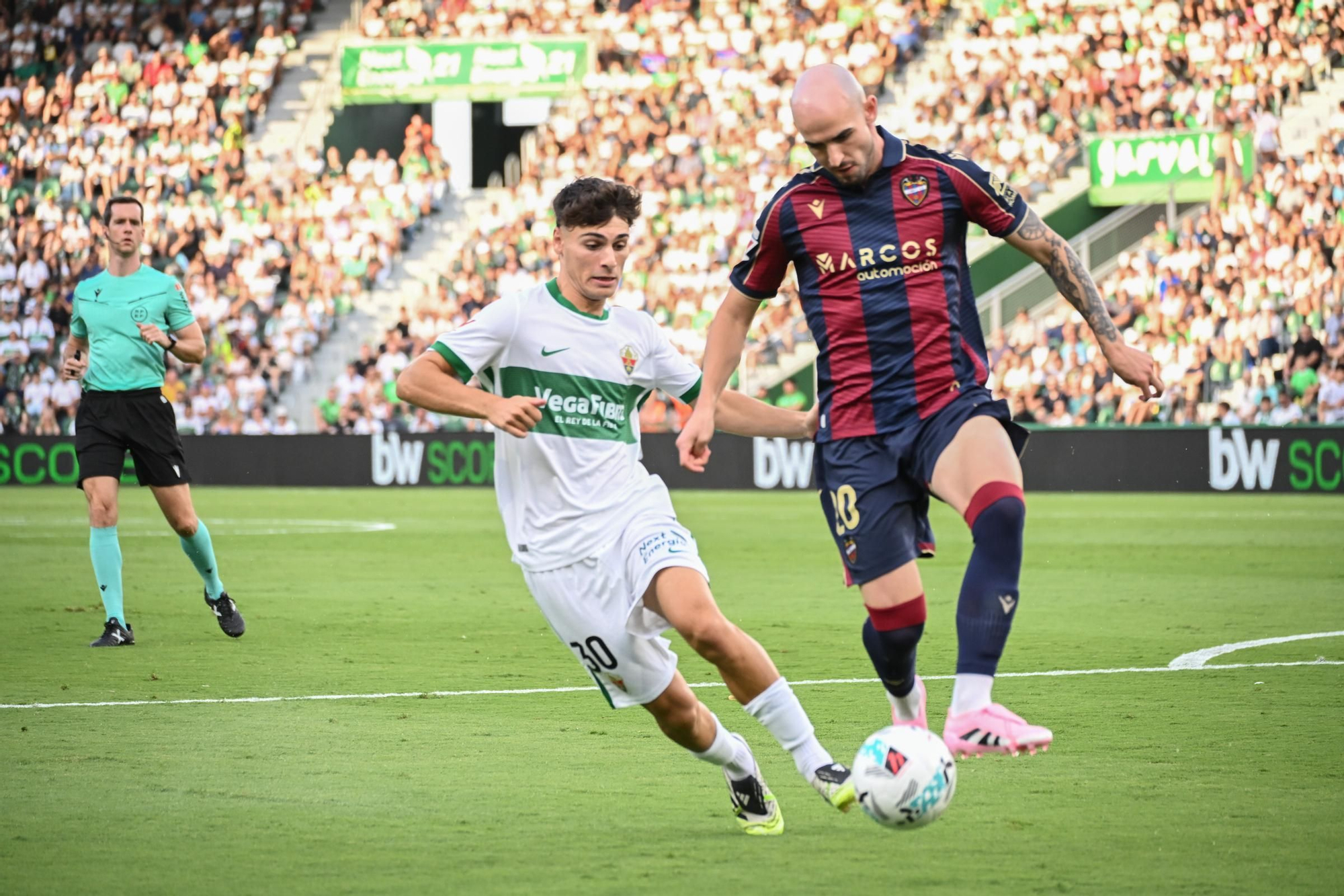 Las mejores imágenes del la victoria del Elche CF frente al Levante (2-0)