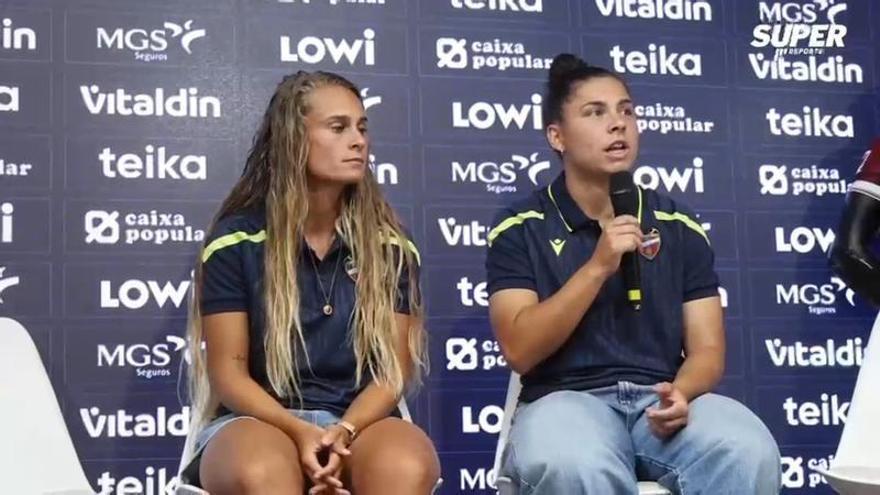 Iria Castro y Paula Arce en rueda de prensa