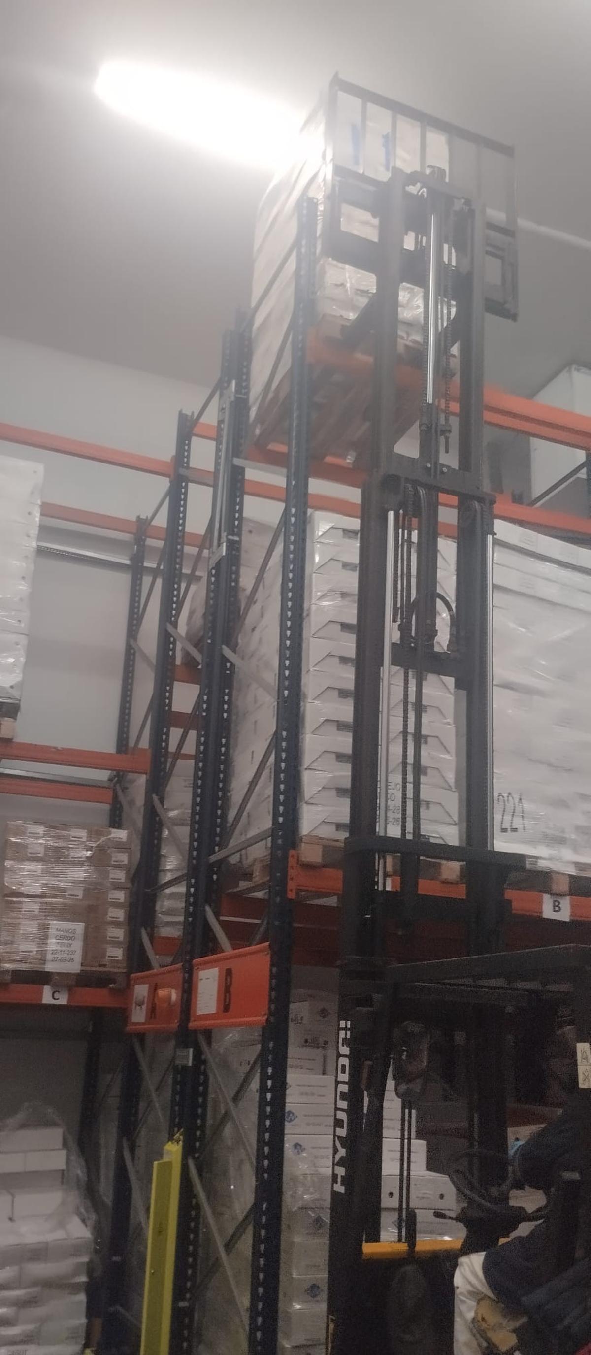 Imagen de las cajas de pollo incautadas