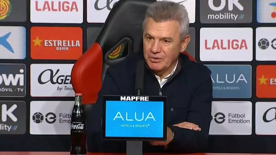 ¡Javier Aguirre explota! El técnico del Mallorca, indignado con un peridiosta en plena rueda de prensa: "¿Cómo te atreves?"