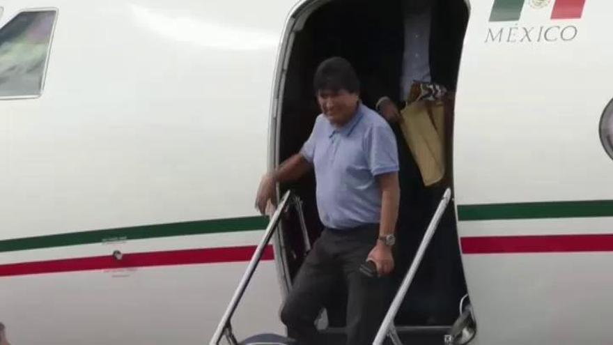 Evo Morales denuncia en México un golpe de Estado mientras Jeanine Áñez jura su cargo