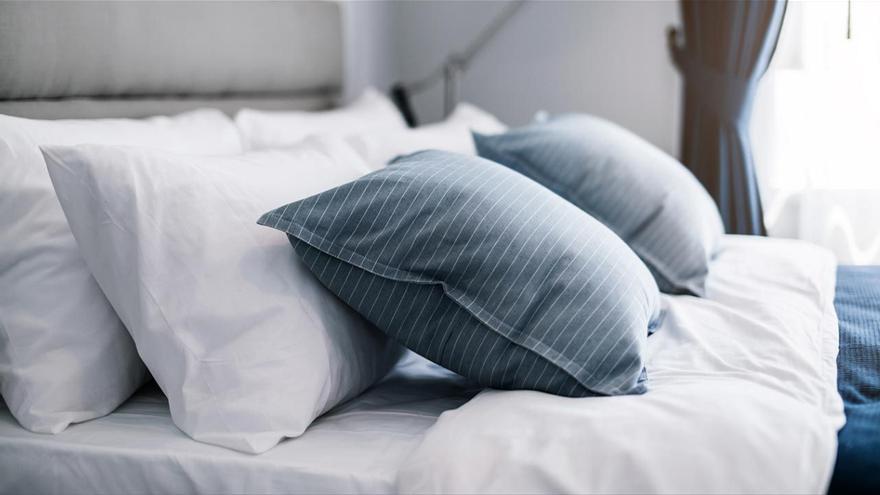 Esta es la mejor forma de lavar tus almohadas para que tu sueño sea placentero