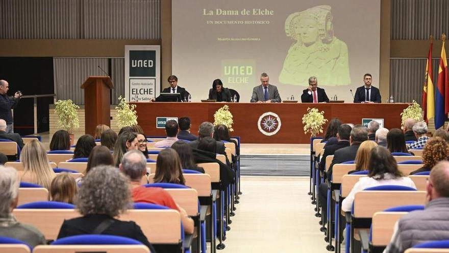 La UNED de Elche estrena el grado en Inteligencia Artificial en su 50 aniversario