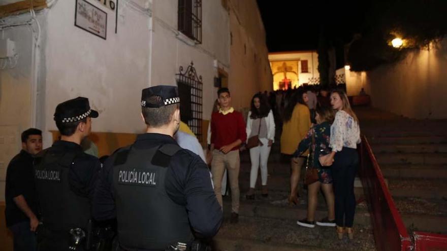 La Policía Nacional interviene en una reyerta entre unas 40 personas durante la noche de cruces