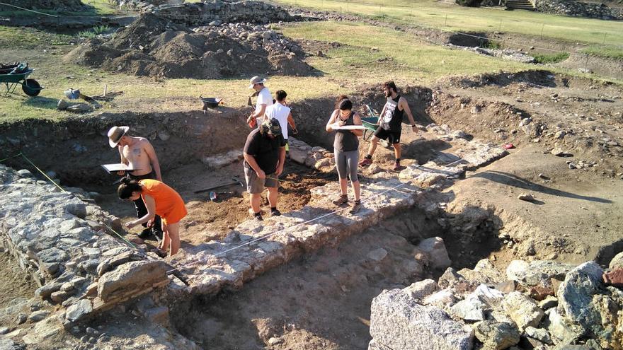 Roses es vincula amb el món de l&#039;arqueologia i la conservació del patrimoni arqueològic