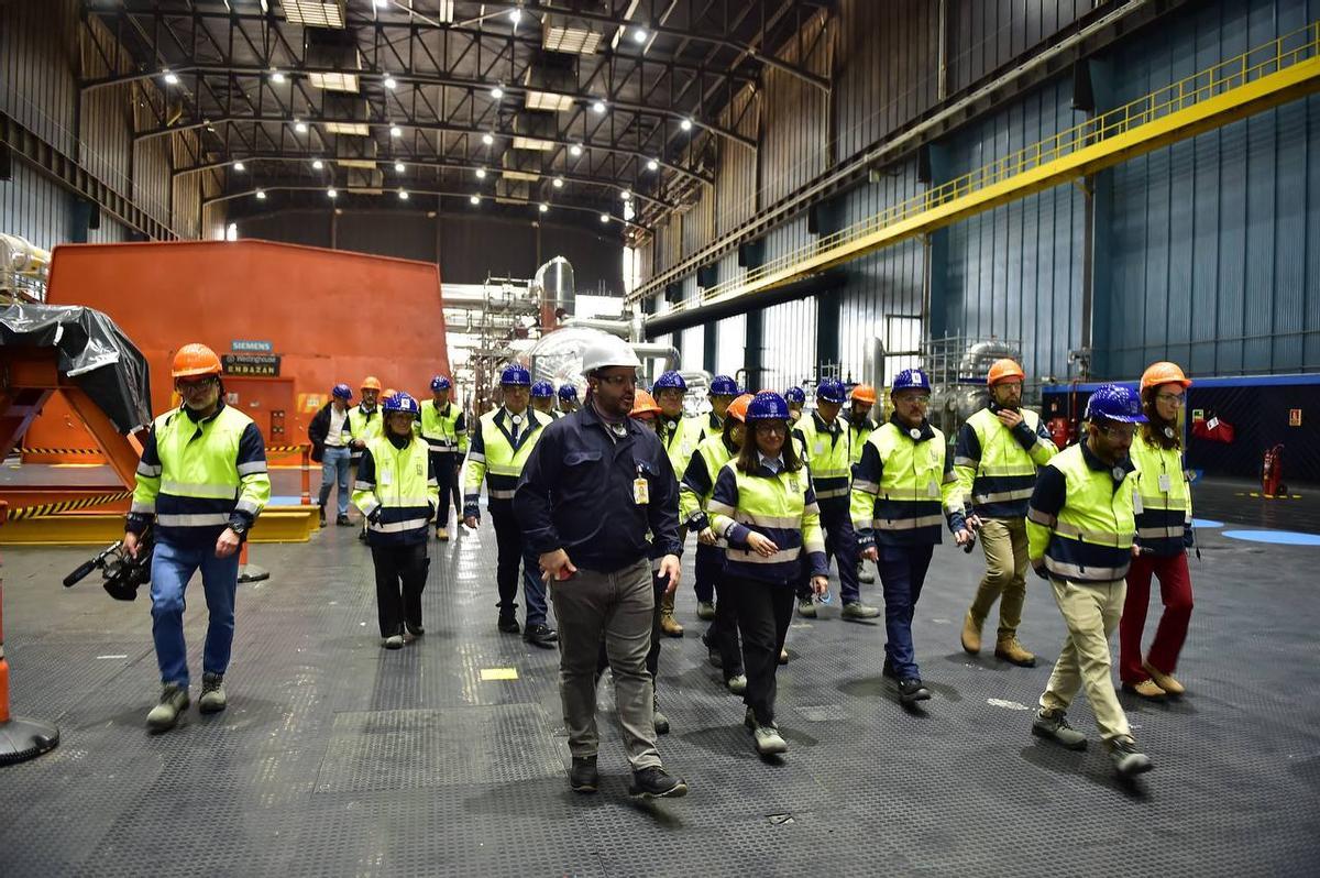 Fotogalería | La delegación de eurodiputados visita Almaraz y conoce de primera mano el funcionamiento de la central nuclear