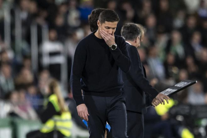 El diagnòstic d’un Reial Madrid a la deriva: «A Xabi Alonso se li està posant cara de Rafa Benítez»