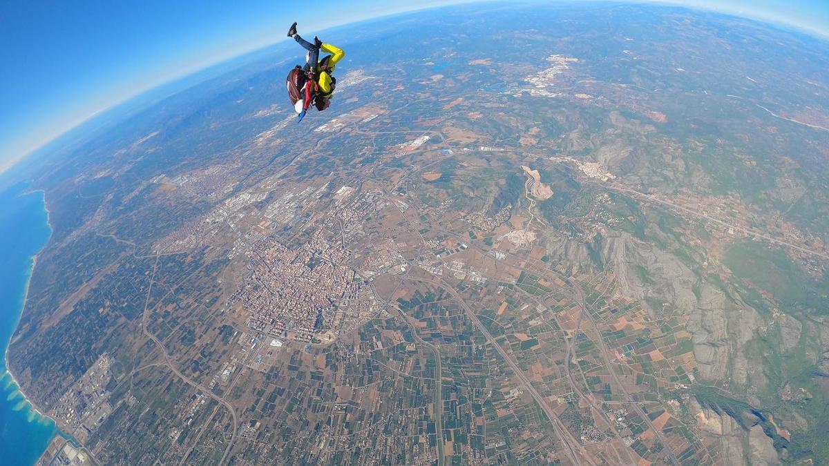 Maria José Catalá, del PP de València, salta en paracaídas