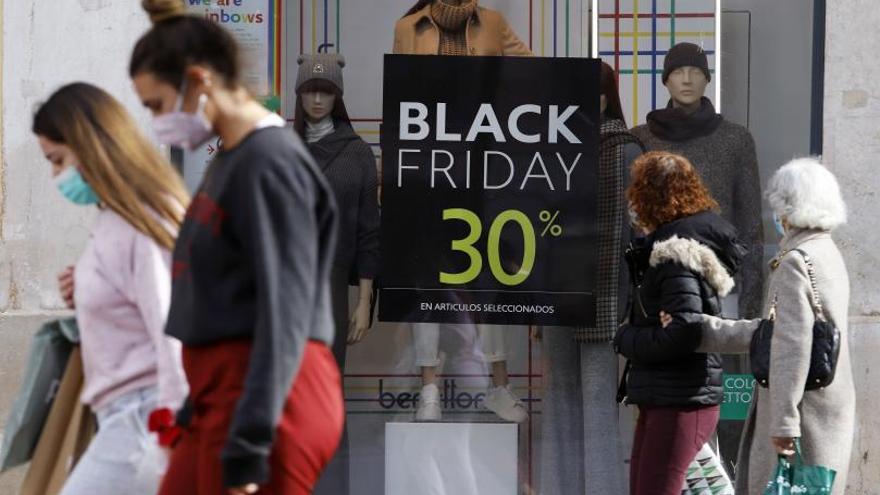 Ofertes als comerços pel Black Friday.  | EUROPA PRESS