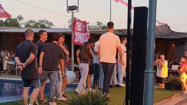 Així ha estat la presentació de la plantilla del Kids&Us Manresa a la Torre Busquet