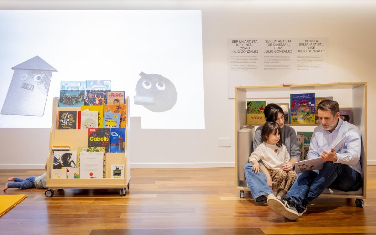 La biblioteca itinerante para los más pequeños en el IVAM.